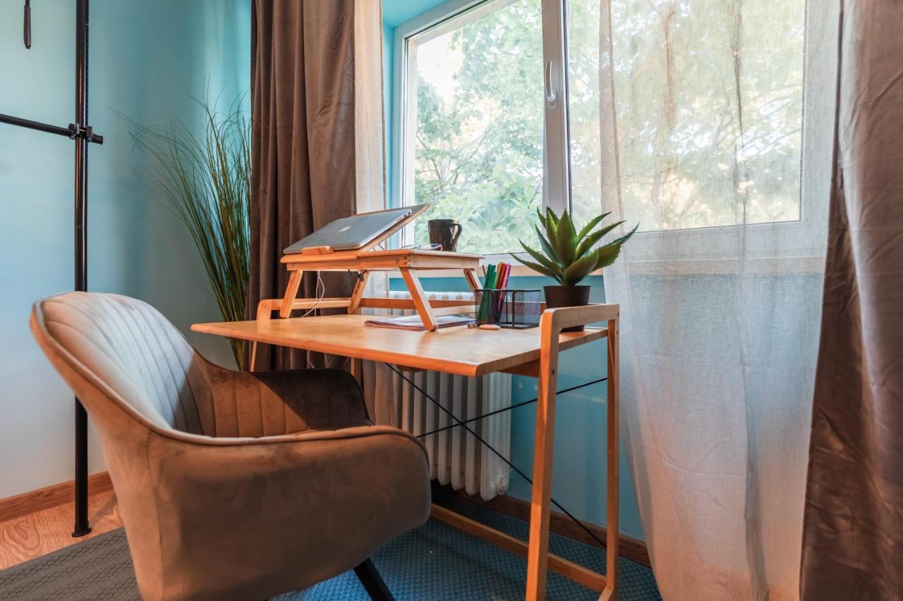Jungle Apartment 15 Min Walk To Beach & Downtown Constanta Bagian luar foto